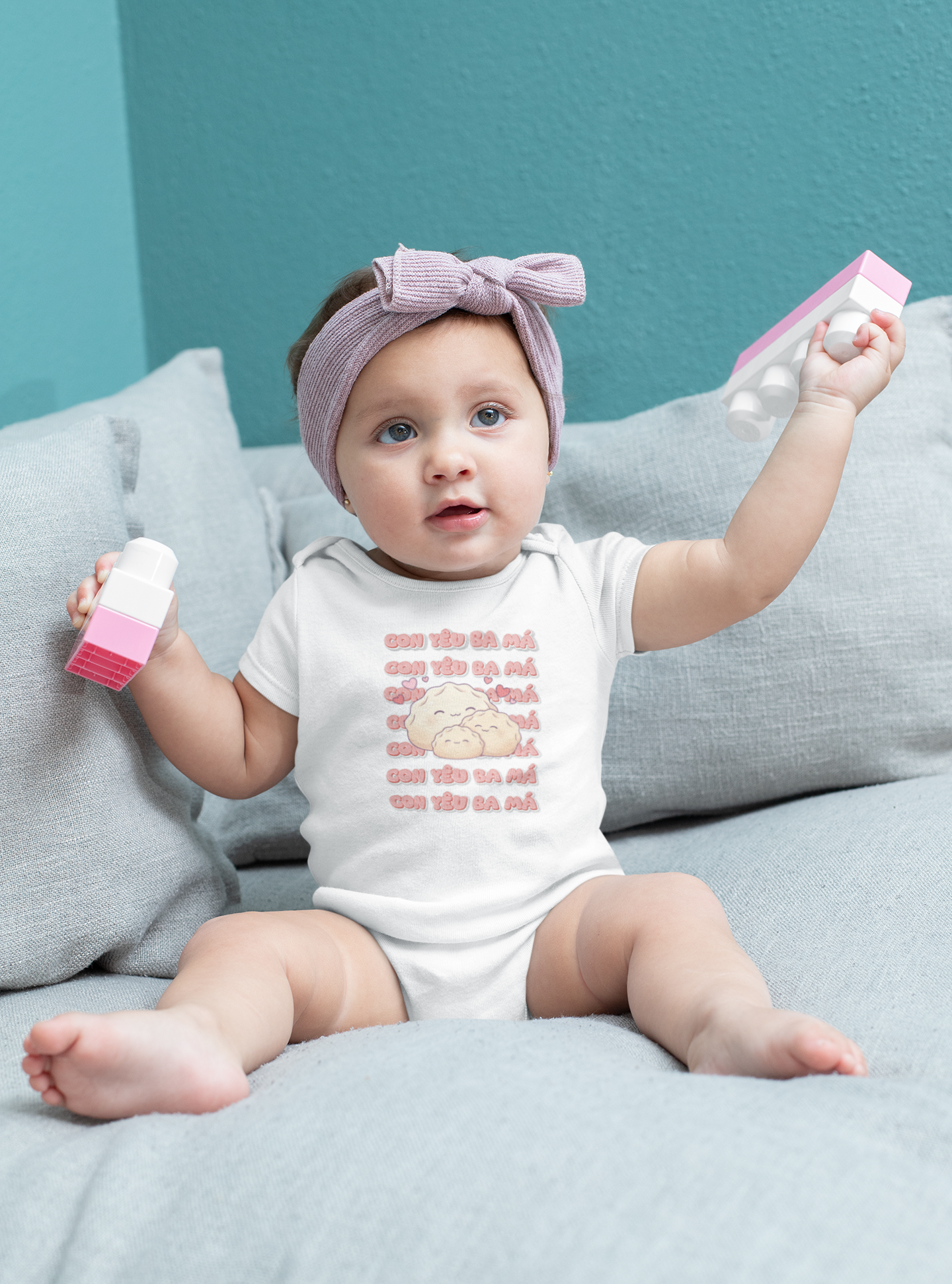 "Con Yêu Ba Má" Baby Onesie — Vietnamese American 'I Love Mom & Dad' Newborn Bodysuit, Cute Dumpling Family Gift