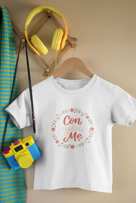 "Con Yêu Mẹ" Toddler Short Sleeve Tee — Vietnamese American Child Loves Mom Kids Shirt, Premium Cotton Bond Gift