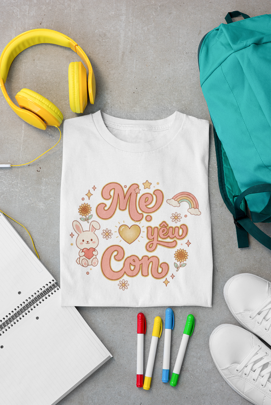 "Mẹ Yêu Con" Vietnamese American Toddler Tee